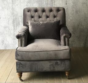 comprar O botão da única pessoa adornou Sofa Classic Velvet With Casters/revestimento natural claro Fabricação em linha
