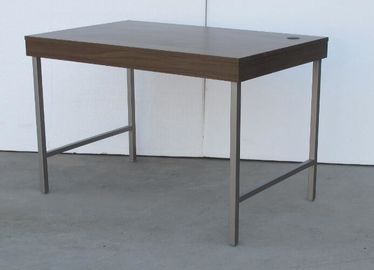 Bom preço Pés superiores de madeira do metal da mesa de escrita do hotel para o estudo/o jantar, cor escura on-line