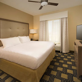 Bom preço Casegoods feito-à-medida da hospitalidade do hotel americano moderno FFE do tipo do estilo, mobília de madeira do quarto do hotel on-line