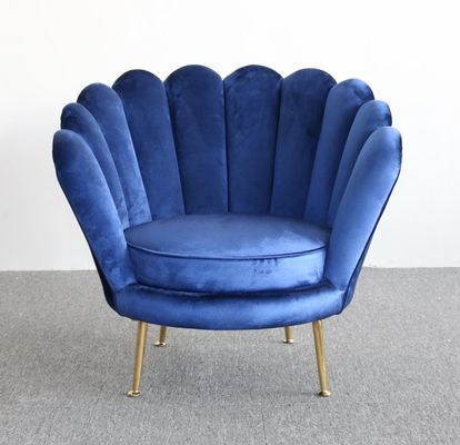 Bom preço A flor nórdica do estilo dá forma à poltrona do acento de veludo da altura de 78cm on-line